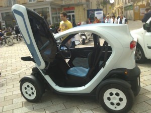 Nach EmoG kein Elektroauto: Renault Twizy. Bild: Sae1962 CC BY-SA Wikimedia