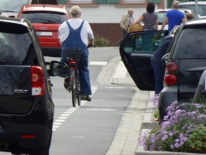 Schutzstreifen ohne Schutzfunktion für Radfahrer auf der L3103 in Jugenheim an der Bergstraße